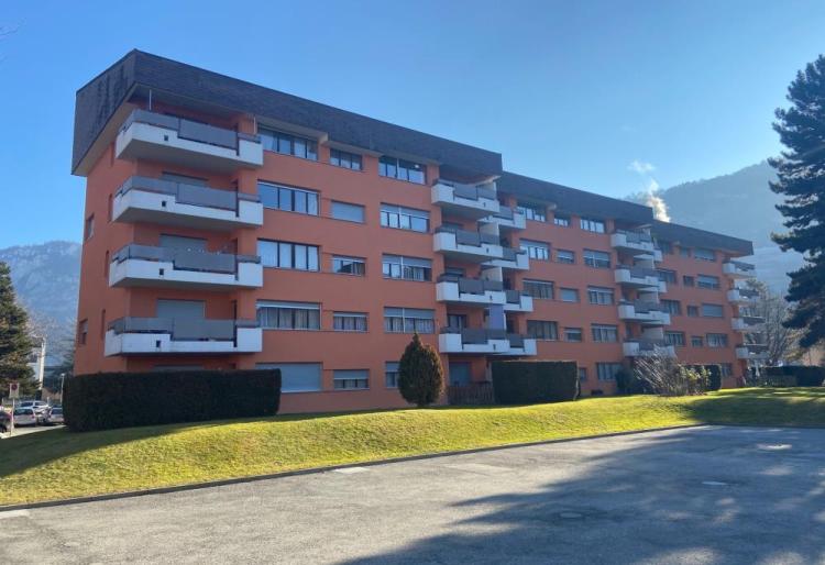 Beautiful 3-room apartment located on the 2nd floor