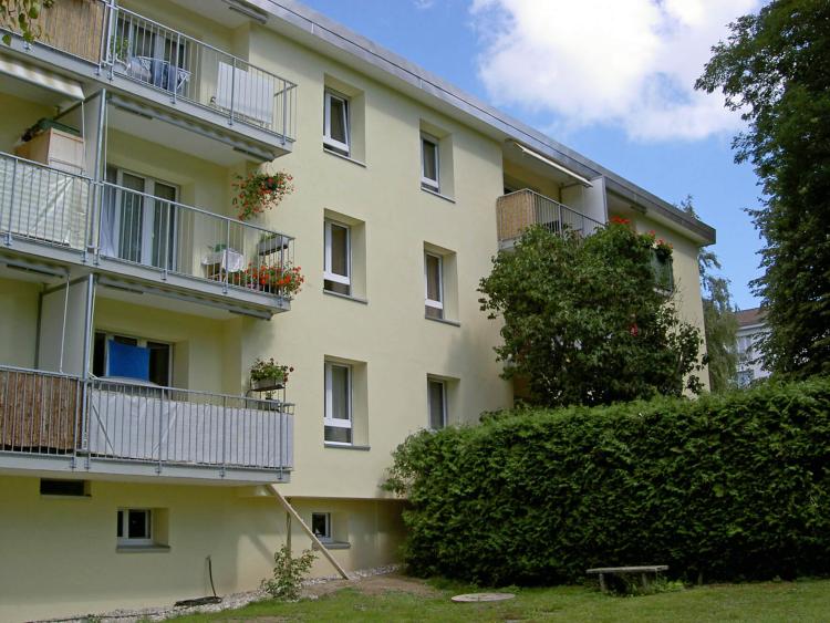 Bright 3-room apartment on the 2nd floor, with balcony