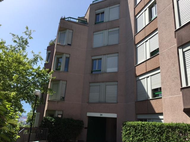 5-room apartment on the 1st floor with balcony. Group viewings without registration, Thursday, September 24, 2026, from 5:00 PM to 6:00 PM.