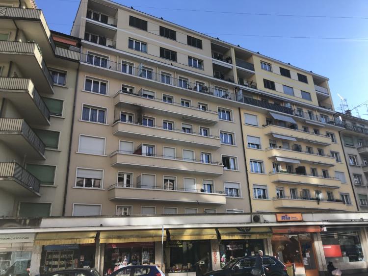 Ground floor arcade of 125 m2 for rent - Viewing on request